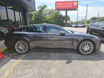 2017 Porsche Panamera 4S - miniatura 4