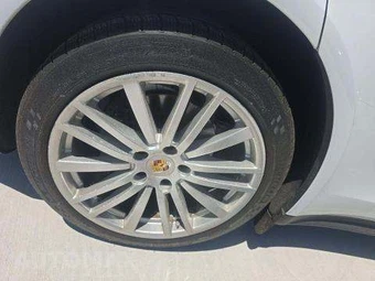 2017 Porsche Panamera 4S – miniatura 23