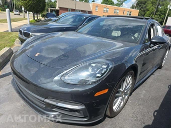 2017 Porsche Panamera 4S