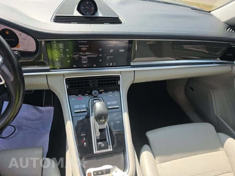 2017 Porsche Panamera 4S – miniatura 10