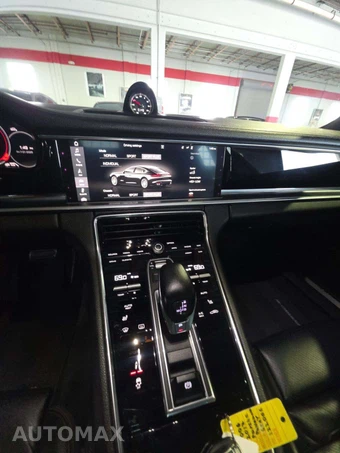 2017 Porsche Panamera 4S – miniatura 10