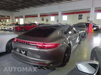 2017 Porsche Panamera 4S – miniatura 3