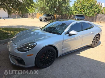 2017 Porsche Panamera Turbo