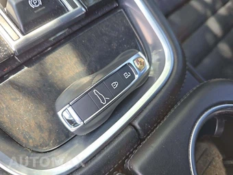 2017 Porsche Panamera Turbo – miniatura 8