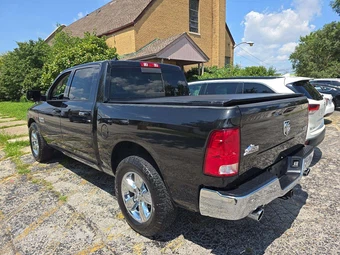 2017 Ram 1500 Big Horn Crew Cab Short Bed - miniatura 2