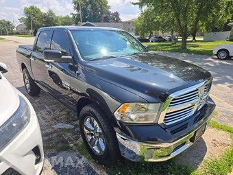 2017 Ram 1500 Big Horn Crew Cab Short Bed - miniatura 4