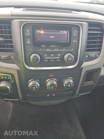 2017 Ram 1500 Express Crew Cab Short Bed - miniatura 11