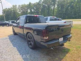 2017 Ram 1500 Express Crew Cab Short Bed – miniatura 2