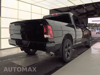 2017 Ram 1500 Express Crew Cab Short Bed - miniatura 4