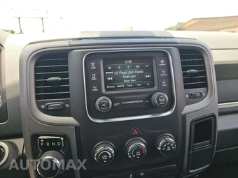 2017 Ram 1500 Express Crew Cab Short Bed - miniatura 10
