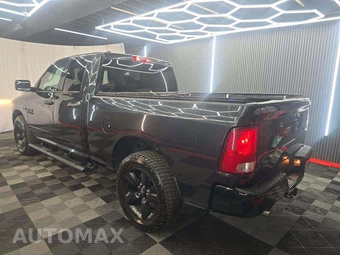 2017 Ram 1500 Express Extended Cab Medium Bed – miniatura 2