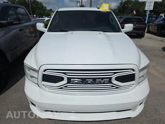 2017 Ram 1500 Express Regular Cab Medium Bed - miniatura 2