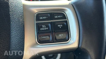 2017 Ram 1500 Laramie Crew Cab Medium Bed - miniatura 21