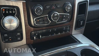 2017 Ram 1500 Laramie Crew Cab Medium Bed - miniatura 25