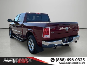 2017 Ram 1500 Laramie Crew Cab Medium Bed - miniatura 3