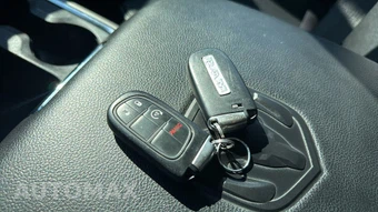 2017 Ram 1500 Laramie Crew Cab Medium Bed - miniatura 31