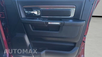 2017 Ram 1500 Laramie Crew Cab Medium Bed - miniatura 7