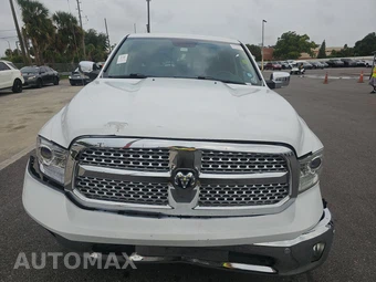 2017 Ram 1500 Laramie Crew Cab Short Bed - miniatura 2
