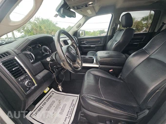 2017 Ram 1500 Laramie Crew Cab Short Bed - miniatura 7