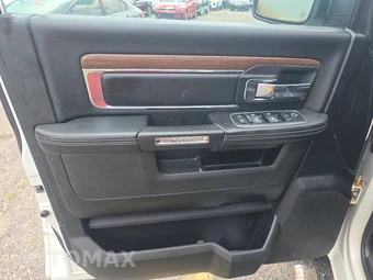 2017 Ram 1500 Laramie Crew Cab Short Bed – miniatura 9