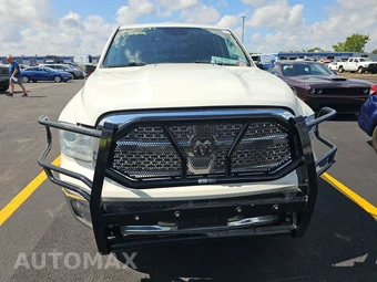 2017 Ram 1500 Laramie Crew Cab Short Bed - miniatura 2