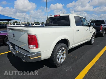 2017 Ram 1500 Laramie Crew Cab Short Bed - miniatura 4