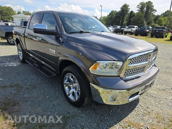 2017 Ram 1500 Laramie Crew Cab Short Bed - miniatura 4