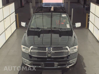 2017 Ram 1500 Laramie Crew Cab Short Bed - miniatura 2
