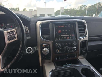 2017 Ram 1500 Laramie Crew Cab Short Bed - miniatura 7