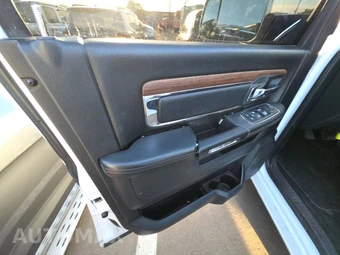 2017 Ram 1500 Laramie Crew Cab Short Bed – miniatura 9
