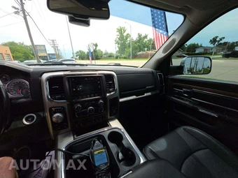2017 Ram 1500 Laramie Crew Cab Short Bed - miniatura 10