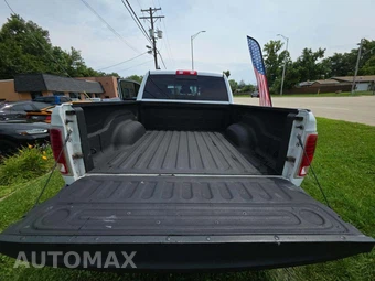 2017 Ram 1500 Laramie Crew Cab Short Bed - miniatura 14