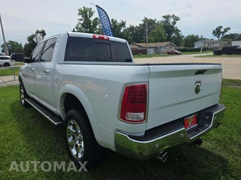 2017 Ram 1500 Laramie Crew Cab Short Bed - miniatura 2
