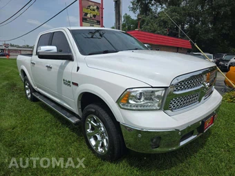 2017 Ram 1500 Laramie Crew Cab Short Bed - miniatura 4