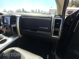 2017 Ram 1500 Laramie Extended Cab Medium Bed - miniatura 16