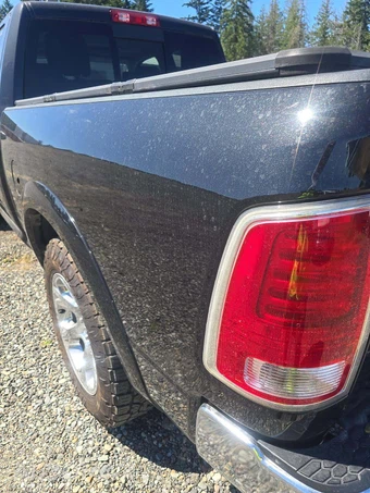 2017 Ram 1500 Laramie Extended Cab Medium Bed - miniatura 18