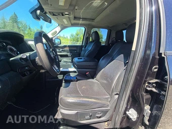 2017 Ram 1500 Laramie Extended Cab Medium Bed - miniatura 3