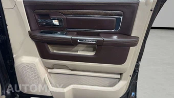 2017 Ram 1500 Laramie Longhorn Crew Cab Medium Bed - miniatura 7