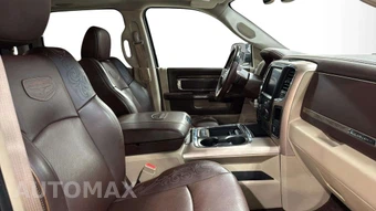 2017 Ram 1500 Laramie Longhorn Crew Cab Medium Bed - miniatura 8