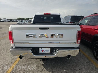 2017 Ram 1500 Limited Crew Cab Medium Bed – miniatura 5