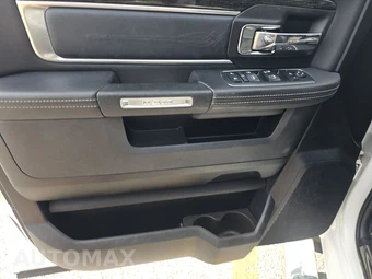 2017 Ram 1500 Limited Crew Cab Medium Bed – miniatura 9