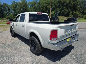 2017 Ram 1500 Limited Crew Cab Short Bed - miniatura 2