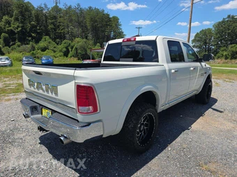 2017 Ram 1500 Limited Crew Cab Short Bed - miniatura 3