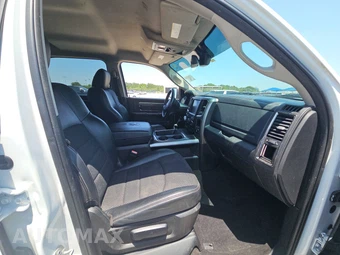 2017 Ram 1500 Night Crew Cab Short Bed - miniatura 8