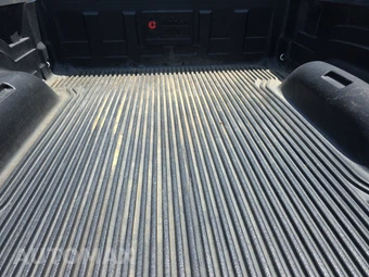 2017 Ram 1500 SLT Crew Cab Medium Bed – miniatura 16