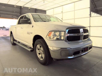 2017 Ram 1500 SLT Crew Cab Medium Bed – miniatura 3