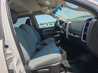 2017 Ram 1500 SLT Crew Cab Medium Bed – miniatura 8