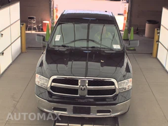 2017 Ram 1500 SLT Crew Cab Medium Bed - miniatura 2