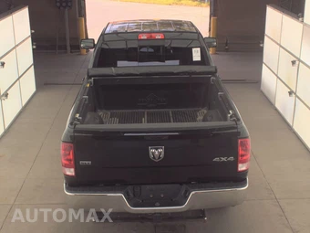 2017 Ram 1500 SLT Crew Cab Medium Bed - miniatura 5