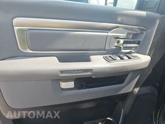 2017 Ram 1500 SLT Crew Cab Medium Bed - miniatura 9